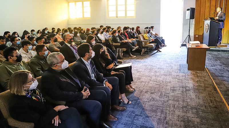 Foto 3 de 12: Superintendente de Insolvencia y Reemprendimiento dictó charla "Alternativas para enfrentar el sobreendeudamiento"