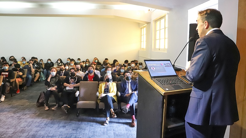 Foto 4 de 12: Superintendente de Insolvencia y Reemprendimiento dictó charla "Alternativas para enfrentar el sobreendeudamiento"