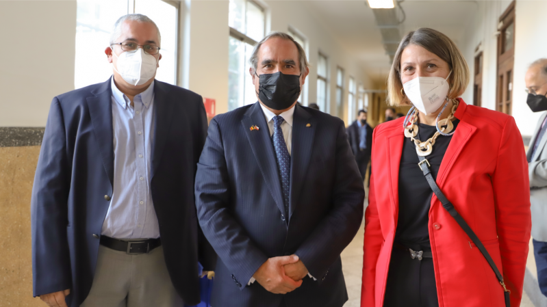 Foto 1 de 11: Senador Kenneth Pugh inauguró Año Académico de las carreras de Ingeniería UGM