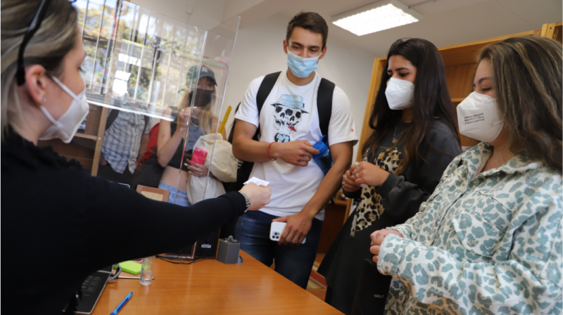 Foto 12 de 16: UGM recibió a sus nuevos estudiantes