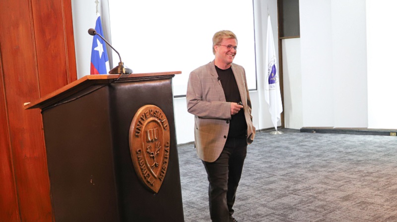 Foto 7 de 12: Holger Paulmann, Presidente de Sky Airline, dictó Clase Magistral en la ceremonia de Inauguración del Año Académico Advance 2022