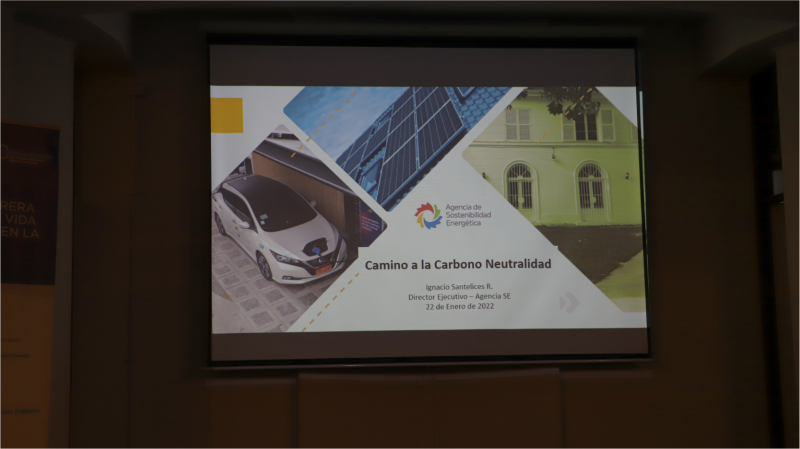 Foto 2 de 12: Director de Agencia de Sostenibilidad Energética dictó conferencia sobre el futuro de la matriz energética chilena