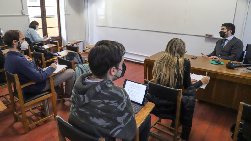 Foto 4 de 7: Estudiantes de Derecho UGM recibieron capacitación de la Superintendencia de Insolvencia y Reemprendimiento