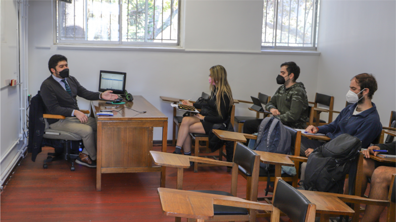 Foto 1 de 7: Estudiantes de Derecho UGM recibieron capacitación de la Superintendencia de Insolvencia y Reemprendimiento