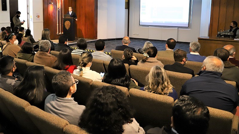 Foto 1 de 27: Universidad Gabriela Mistral realizó Jornada de Plan de Desarrollo 2025-2030