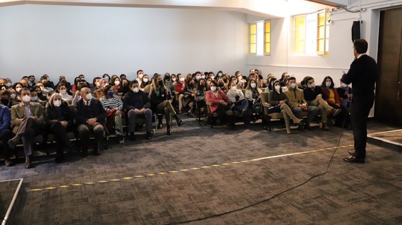 Foto 5 de 27: Universidad Gabriela Mistral realizó Jornada de Plan de Desarrollo 2025-2030