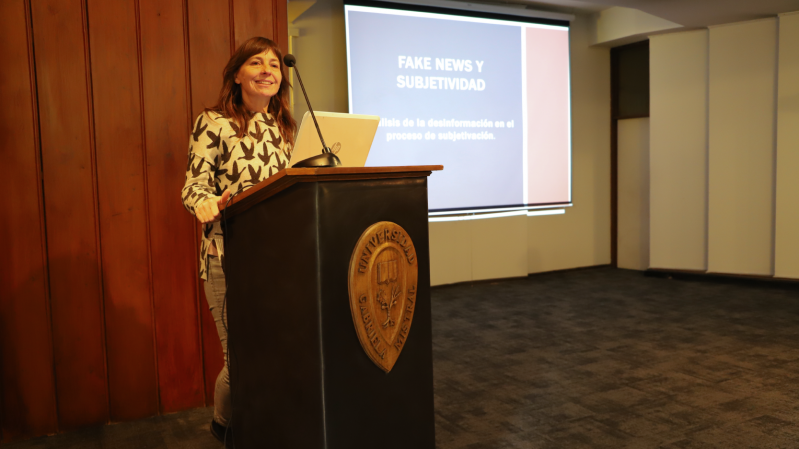 Foto 1 de 7: Profesor de Psicología UGM dictó charla sobre las noticias falsas
