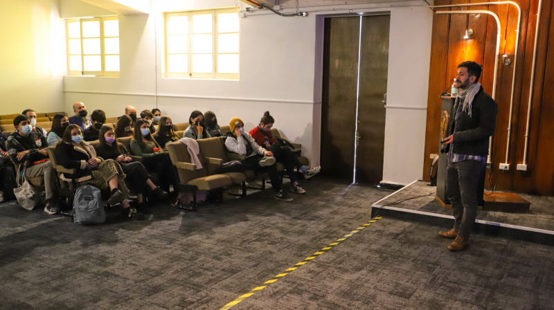 Foto 4 de 7: Profesor de Psicología UGM dictó charla sobre las noticias falsas