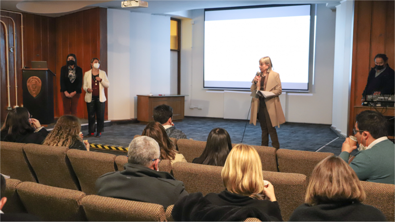 Foto 1 de 14: Áreas de Investigación y Vinculación con el Medio realizaron jornada académica destinada a generar sinergias