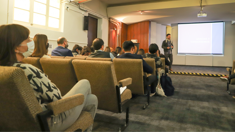 Foto 6 de 7: Profesor de Psicología UGM dictó charla sobre las noticias falsas