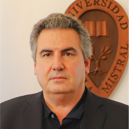 Imagen de la noticia: Universidad Gabriela Mistral distinguió con la medalla “40 Años UGM” al egresado Salvador Said