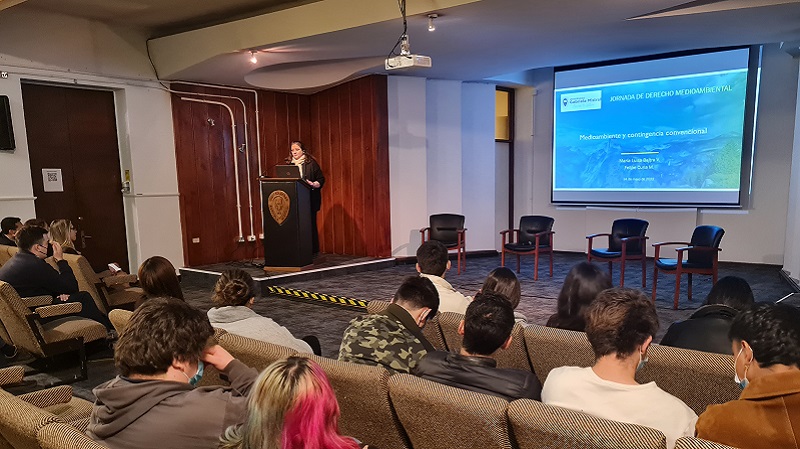Foto 3 de 6: Carrera de Derecho UGM realizó Jornada de Derecho Medioambiental