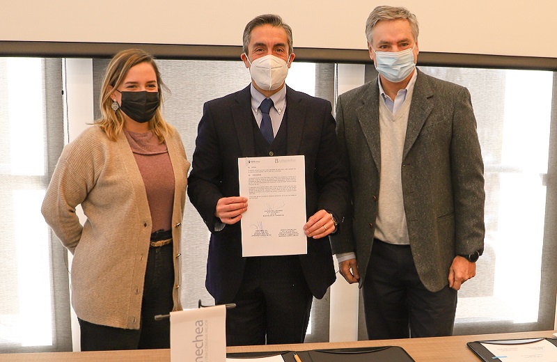 Imagen de la noticia: U. Gabriela Mistral y Municipalidad de Lo Barnechea firmaron convenio para atención de vecinos en la Clínica Jurídica UGM