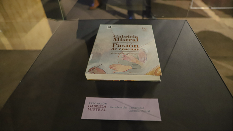 Foto 6 de 18: UGM aportó textos y cintas de audio para exposición sobre Gabriela Mistral inaugurada en la USS