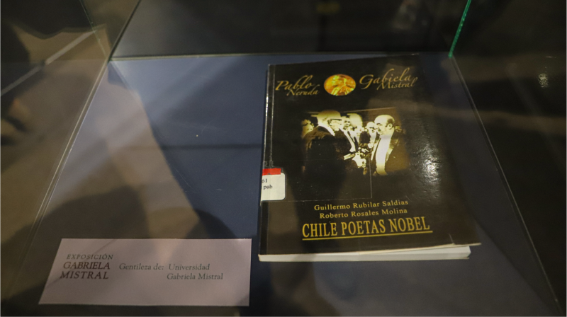 Foto 8 de 18: UGM aportó textos y cintas de audio para exposición sobre Gabriela Mistral inaugurada en la USS