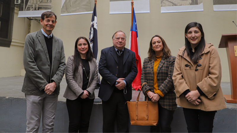 Foto 9 de 18: UGM aportó textos y cintas de audio para exposición sobre Gabriela Mistral inaugurada en la USS