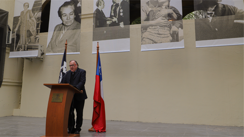 Foto 4 de 18: UGM aportó textos y cintas de audio para exposición sobre Gabriela Mistral inaugurada en la USS