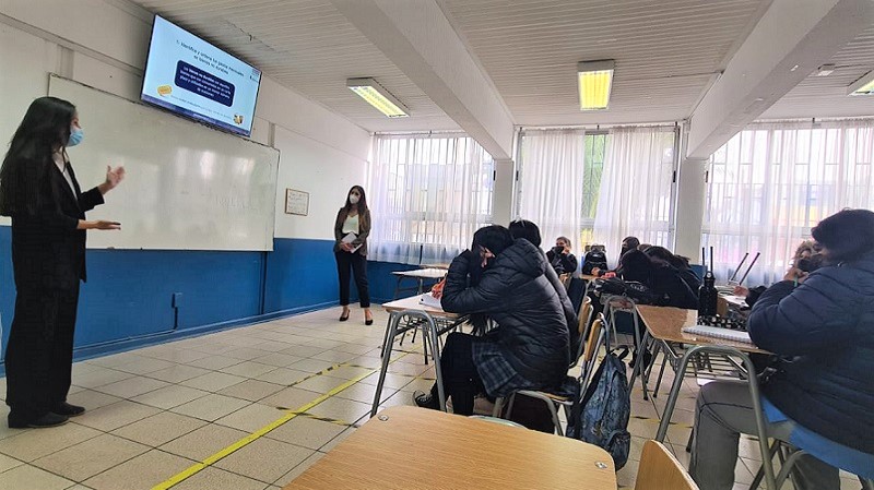 Foto 9 de 12: Más de trescientos estudiantes de Educación Media participaron en las Charlas de Educación Financiera UGM