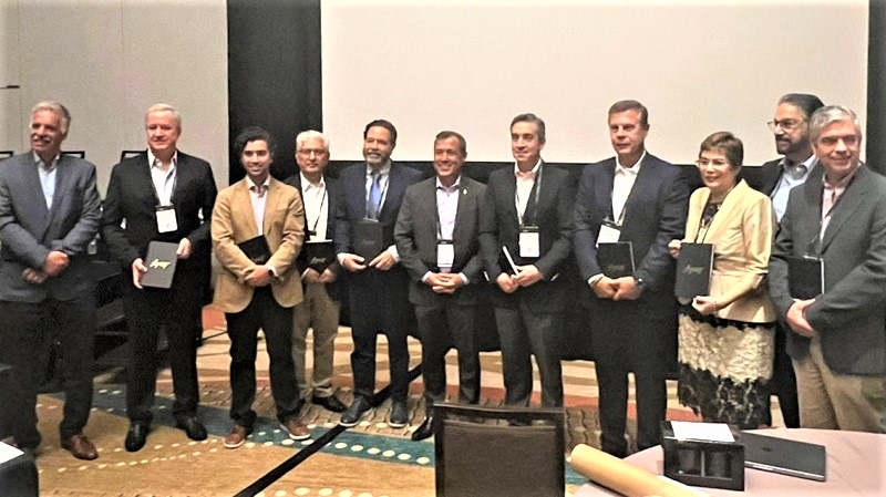 Foto 7 de 10: Rector de la Universidad Gabriela Mistral participó en el congreso más grande del mundo sobre tecnologías aplicadas a la educación