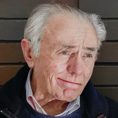 Imagen de la noticia: Universidad Gabriela Mistral entregó medalla “40 Años UGM” a Hernán Berwart, ex académico de la Escuela de Psicología
