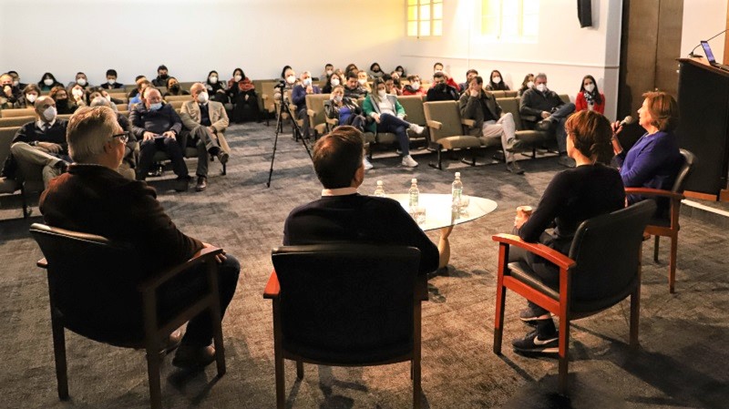 Foto 5 de 8: UGM realizó conversatorio sobre democracia y Derechos Humanos