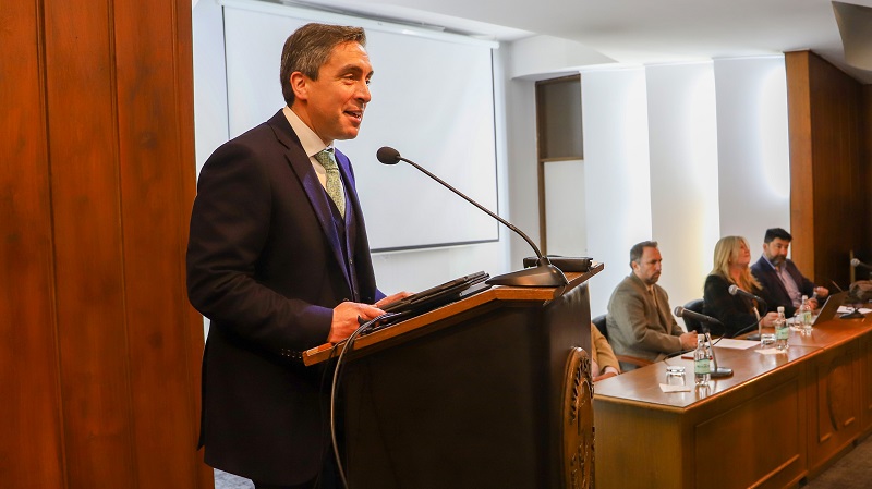 Foto 2 de 8: Segunda Jornada "Conociendo la propuesta de nueva Constitución" en UGM analizó principios y derechos constitucionales