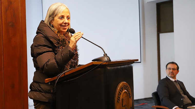 Foto 7 de 10: Universidad Gabriela Mistral realizó Primera Jornada "Conociendo la propuesta de nueva Constitución"
