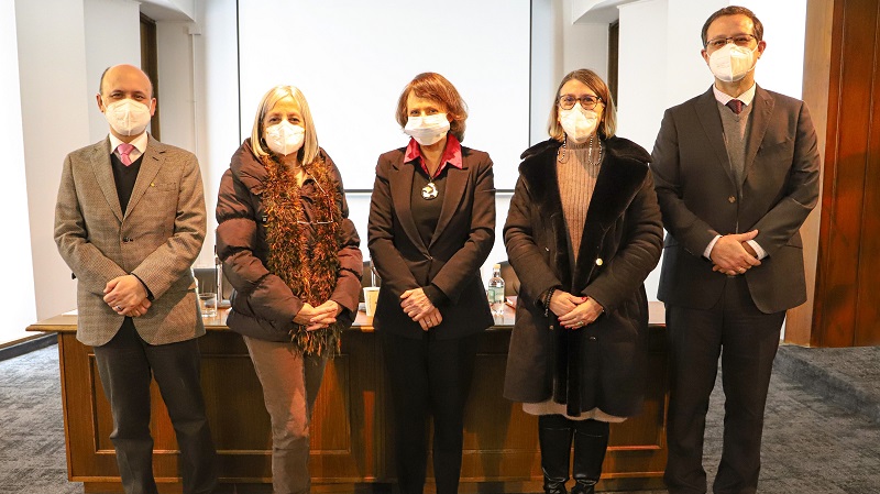 Foto 10 de 10: Universidad Gabriela Mistral realizó Primera Jornada "Conociendo la propuesta de nueva Constitución"