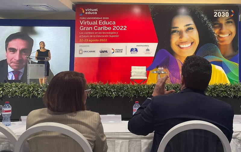 Imagen de la noticia: Rector Sergio Mena expuso en el “Foro Virtual Educa Gran Caribe 2022” junto a expertos de Latinoamérica