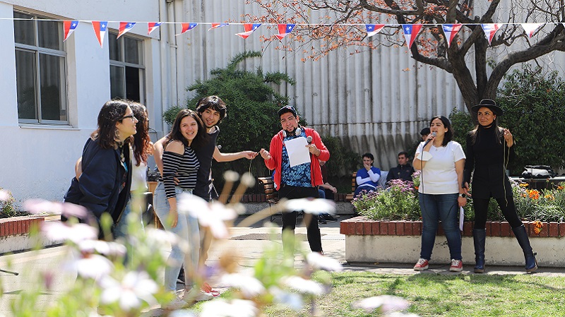 Foto 1 de 20: Galería de fotos: Comunidad UGM participó en celebración de Fiestas Patrias 2022