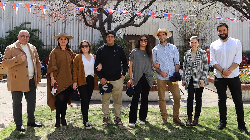 Foto 12 de 20: Galería de fotos: Comunidad UGM participó en celebración de Fiestas Patrias 2022