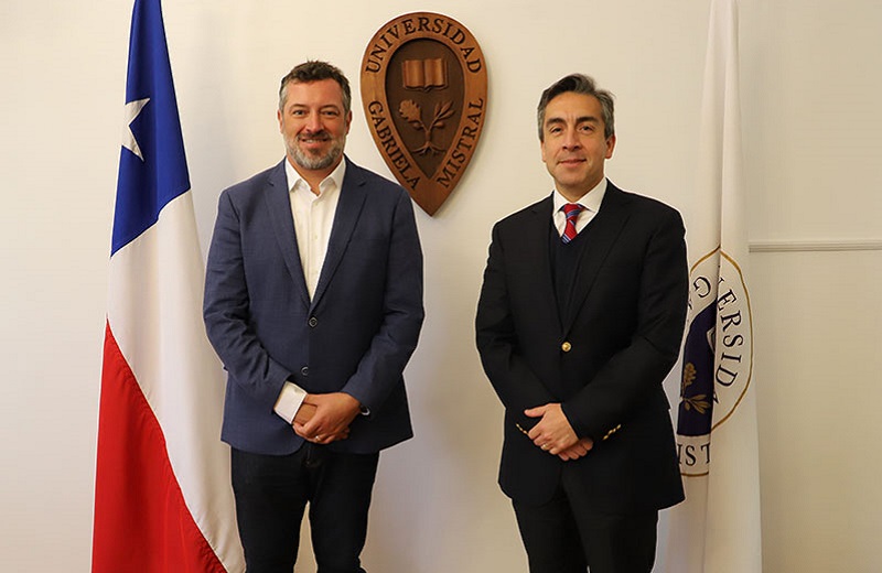 Imagen de la noticia: Sebastián Sichel asumió como Director del Centro de Innovación y Desafíos del Futuro UGM