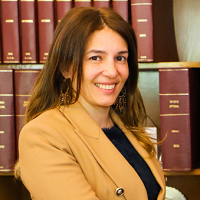Imagen de la noticia: Profesor de Derecho Jaime Williams Benavente donó libros de su autoría a Biblioteca UGM