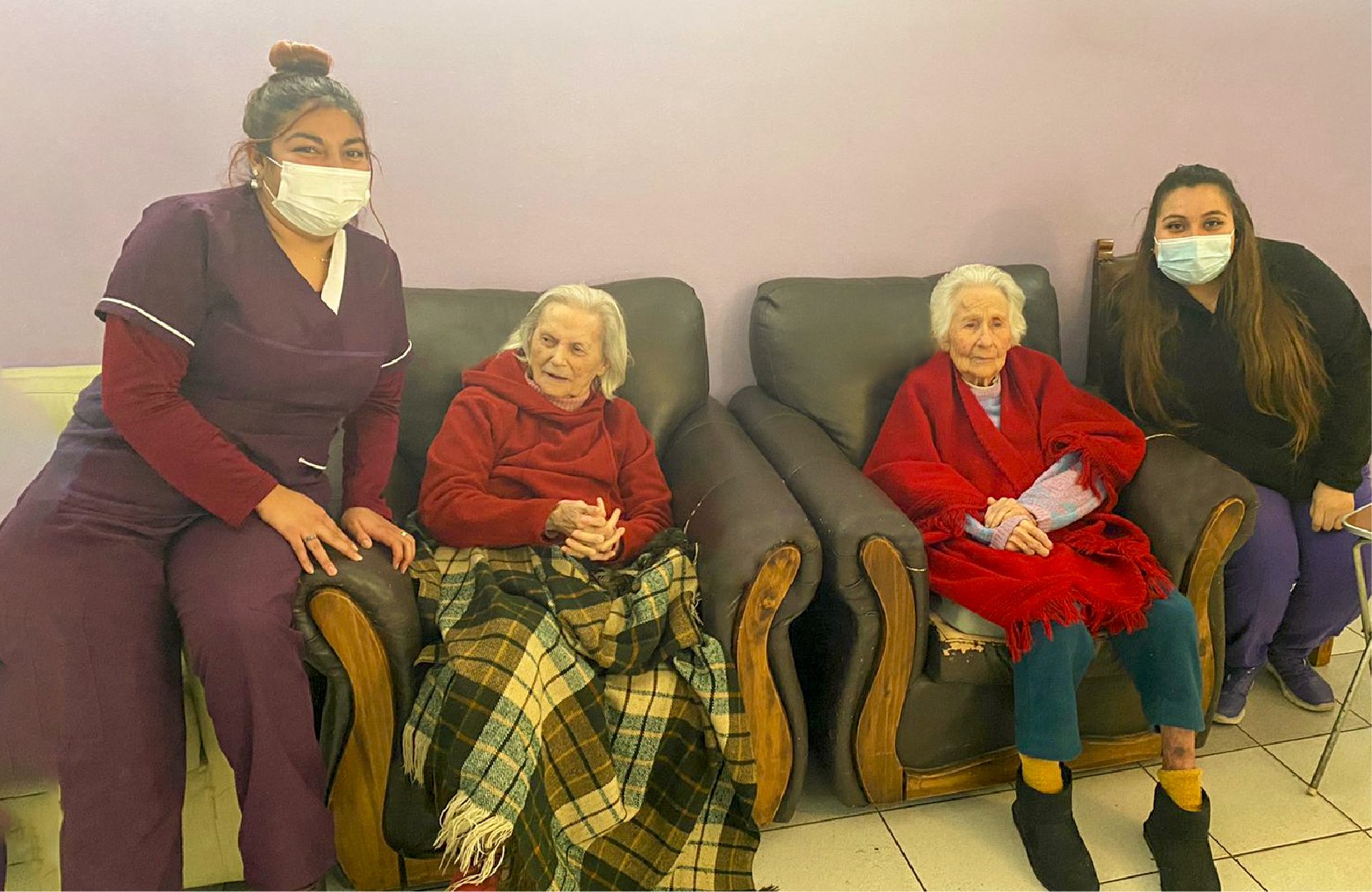 Imagen de la noticia: Cientos de personas mayores han sido beneficiadas por trabajo conjunto de Red ELEAM y U. Gabriela Mistral