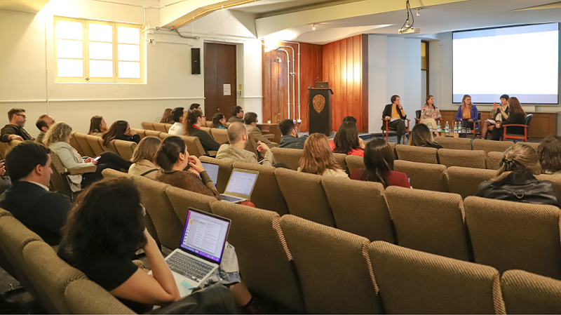 Foto 4 de 7: Dirección de Investigación y Postgrados (DIP) realizó jornadas para relevar la investigación en UGM