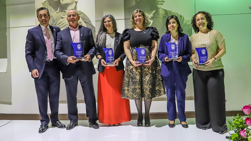 Foto 8 de 12: Rector Sergio Mena realizó la Cuenta del período 2021-2022