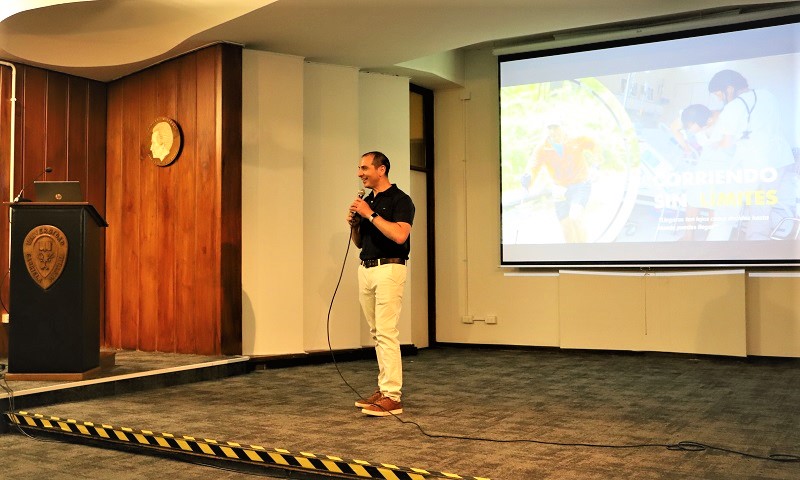 Imagen de la noticia: Alumni UGM Duilio De Lapeyra realizó charla motivacional para comunidad universitaria