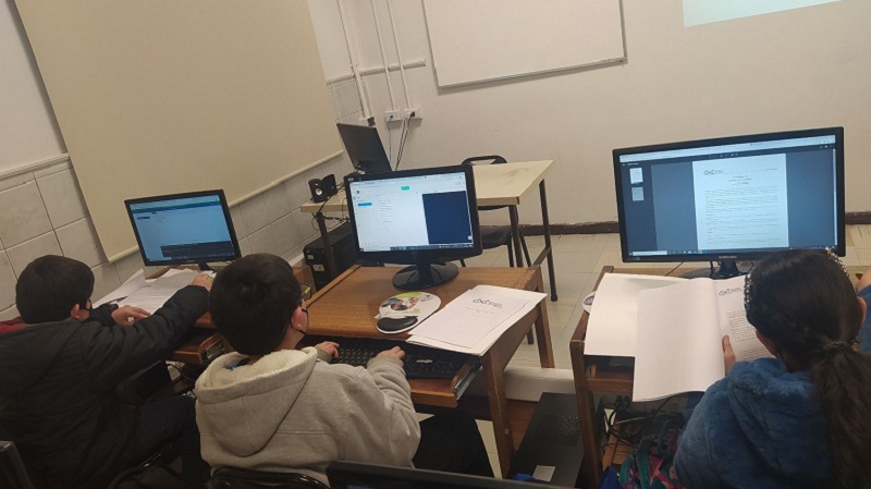 Foto 8 de 15: Proyectos de académicos y estudiantes la Escuela de Negocios y Tecnología UGM obtienen 1er y 3er lugar en Bootcamp Internacional