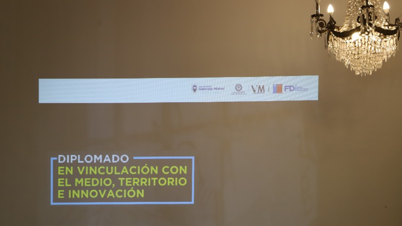 Foto 6 de 6: Académicos UGM fueron becados para cursar Diplomado en Vinculación con el Medio