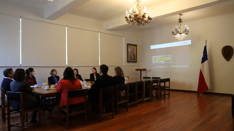 Foto 5 de 6: Académicos UGM fueron becados para cursar Diplomado en Vinculación con el Medio