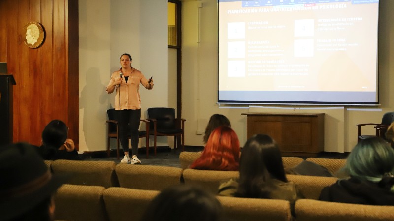 Foto 7 de 10: Con coloquio estudiantil UGM celebró el Día del Psicólogo