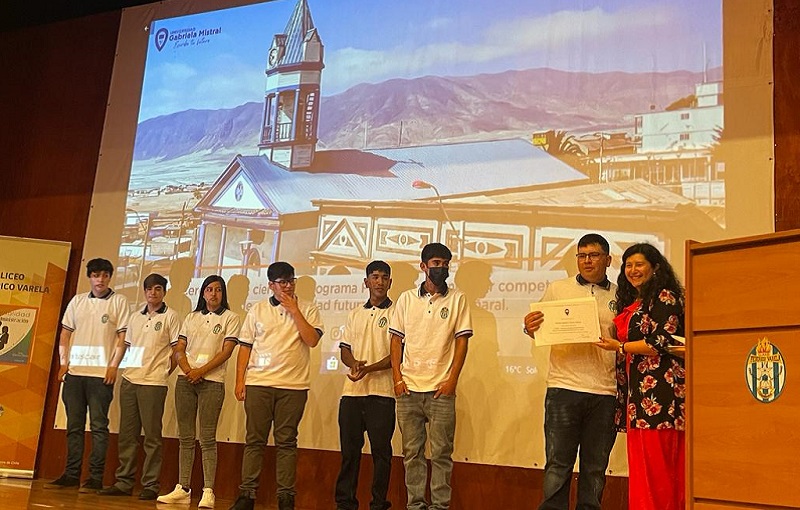 Imagen de la noticia: Colaboración entre Capstone Copper y Universidad Gabriela Mistral permitió capacitación de estudiantes de Chañaral