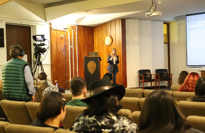 Imagen de la noticia: Con coloquio estudiantil UGM celebró el Día del Psicólogo
