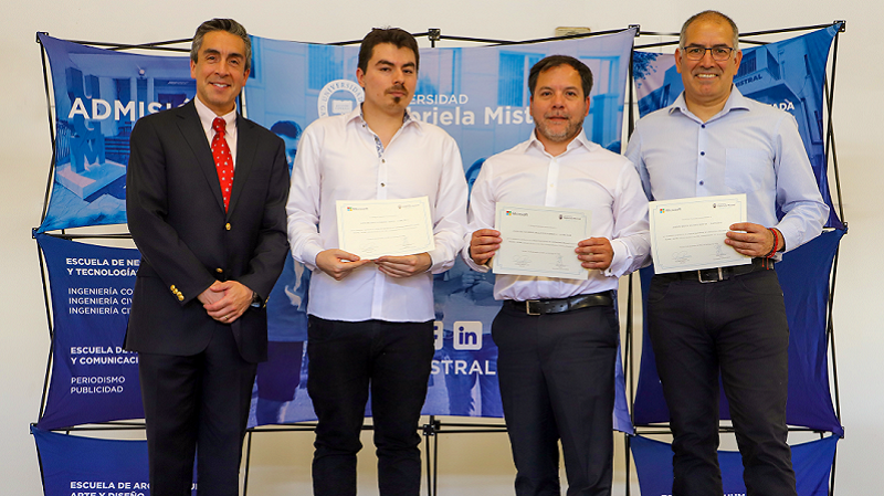 Foto 4 de 6: 230 estudiantes de Ingeniería UGM recibieron diplomas por aprobación de la Ruta de Aprendizaje a certificaciones Microsoft Azure & Security