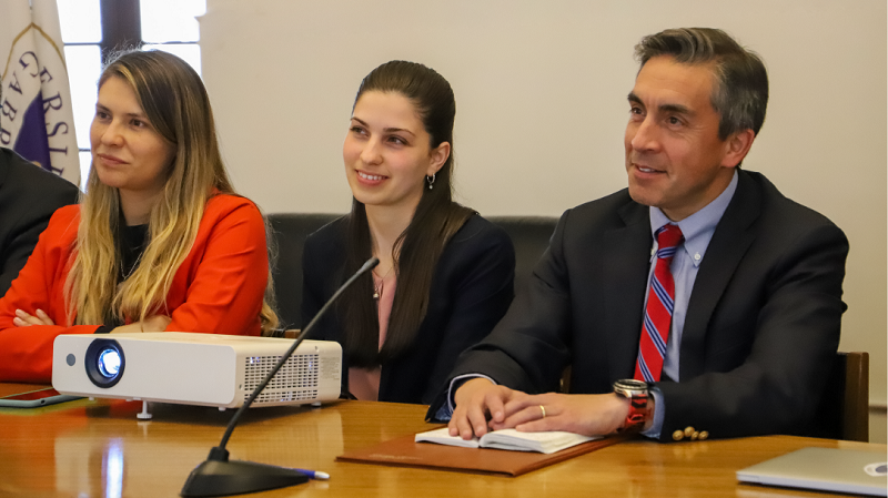 Foto 3 de 10: UGM y UNAPEC de República Dominicana firmaron convenio de colaboración para promover el perfeccionamiento e intercambio académico