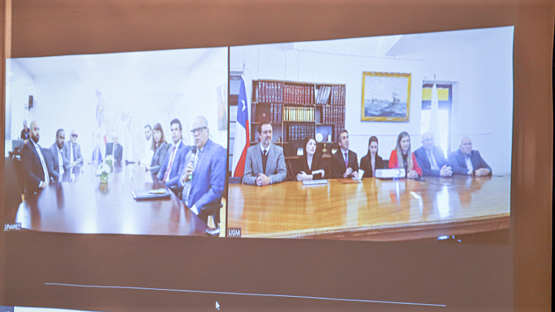 Foto 1 de 10: UGM y UNAPEC de República Dominicana firmaron convenio de colaboración para promover el perfeccionamiento e intercambio académico