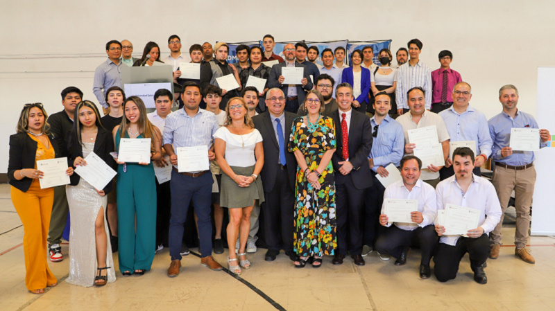 Foto 6 de 6: 230 estudiantes de Ingeniería UGM recibieron diplomas por aprobación de la Ruta de Aprendizaje a certificaciones Microsoft Azure & Security