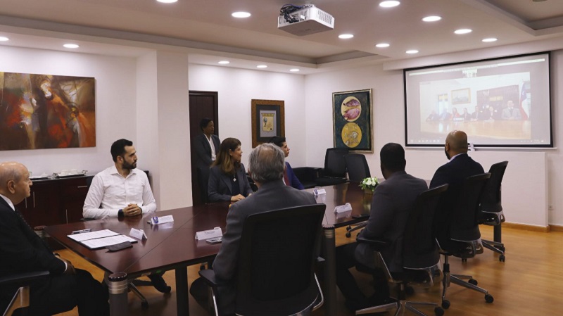 Foto 4 de 10: UGM y UNAPEC de República Dominicana firmaron convenio de colaboración para promover el perfeccionamiento e intercambio académico