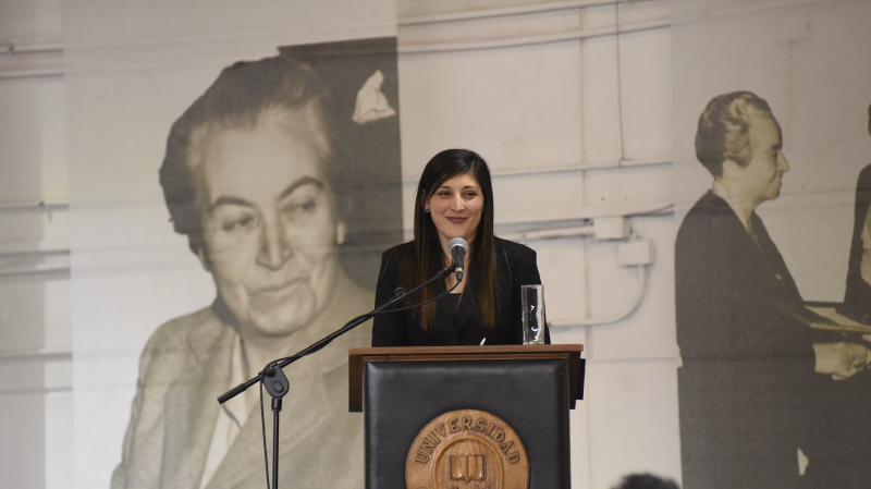 Foto 1 de 77: Galería fotográfica: Ceremonias de Titulación UGM Año Académico 2022 Derecho y Ciencias Sociales