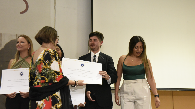 Foto 10 de 72: Galería fotográfica (Primera Parte): Ceremonias de Titulación UGM Año Académico 2022 Ingenierías, Diseño, Psicología, Educación y Magíster UGM